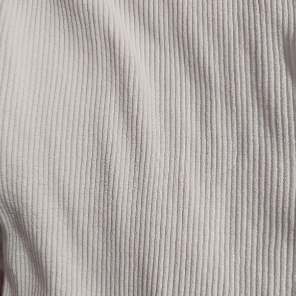 H & M ribbed off shoulder top - Picture 4 of 4